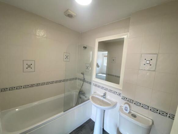 2 bed Flat to rent Image 7
