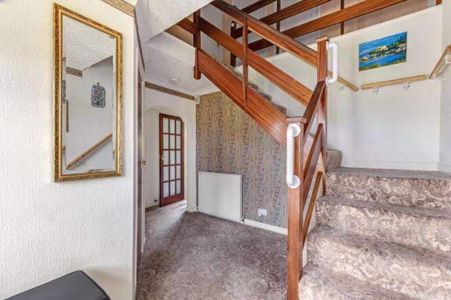 4 bed Bungalow for sale Image 10