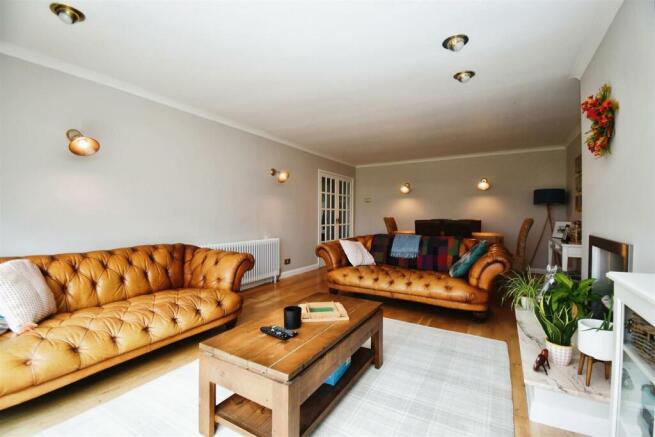 Lounge/dining room