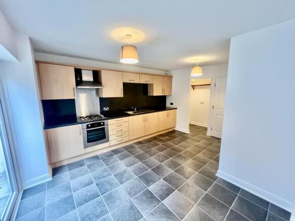 2 bed House to rent Image 8