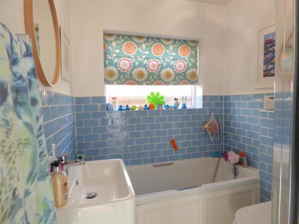 Bathroom.JPG