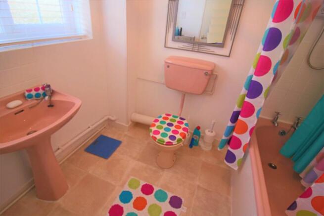Retro family bathroom