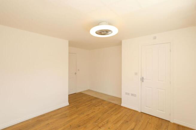 3 bed Semi-Detached for sale Image 9