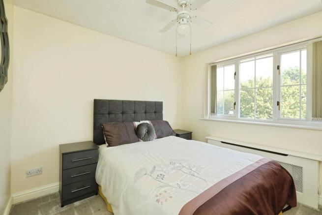 4 bed Detached for sale Image 10