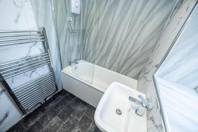 2 bed Terraced to rent Image 11