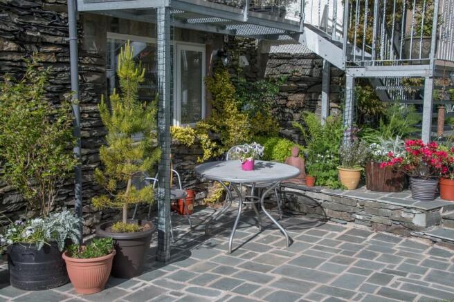 Patio Seating Are...