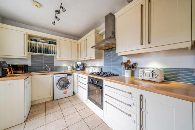 1437648-14-69cbb7...