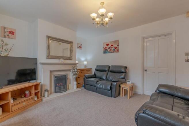 3 bed Semi-Detached for sale Image 6