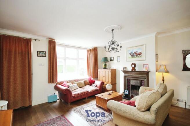 13913b31-Living 20Room 202.JPG
