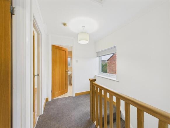 3 bed Semi-Detached for sale Image 10