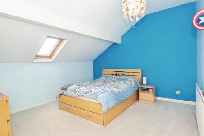 4 bed Semi-Detached for sale Image 10