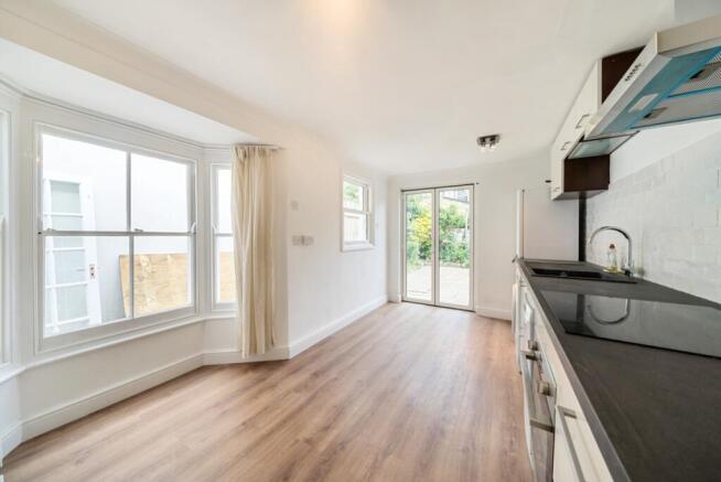 987421 (4)