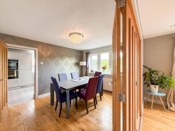 4 bed Detached for sale Image 10