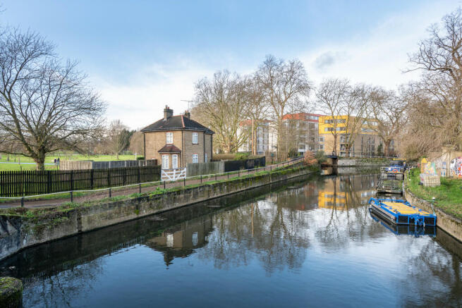 Lea Bridge Rd 142...