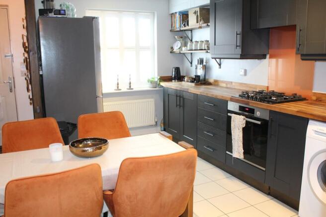 Fitted Kitchen Picture 2