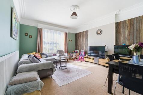 Elmwood Avenue, Feltham, TW13