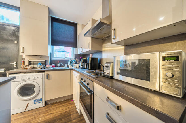 1393877-3-69440c2...