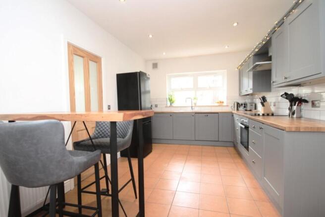 4 bed Semi-Detached for sale Image 7