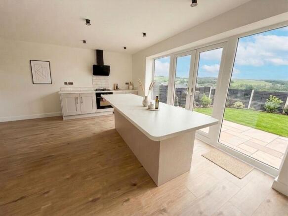 3 bed Terraced for sale Image 8