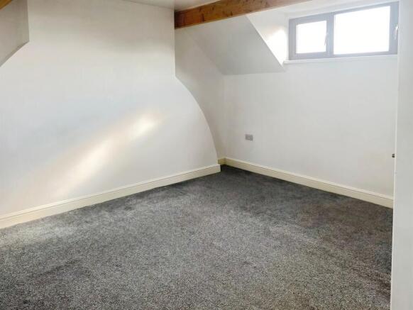 3 bed Terraced for sale Image 8