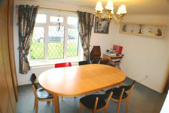DINING ROOM:
