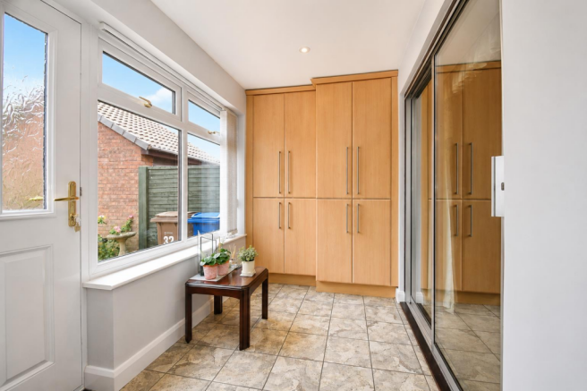 4 bed Detached for sale Image 11