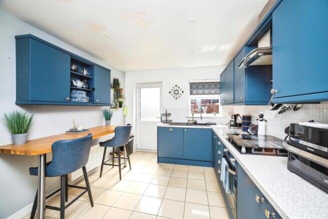 4 bed Detached for sale Image 7