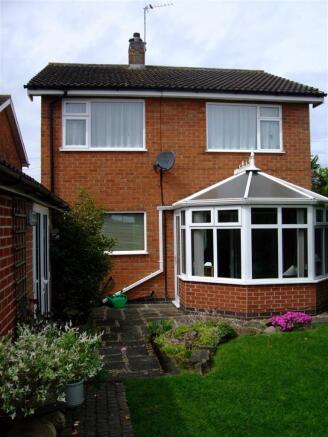 Rear view incl conservatory.JPG