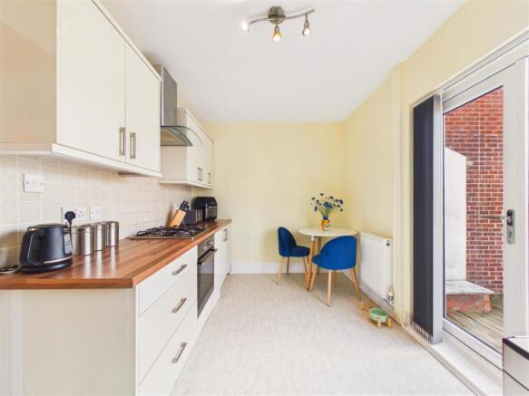 2 bed Terraced for sale Image 4