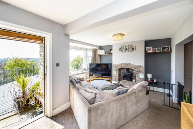 4 bed Semi-Detached for sale Image 9