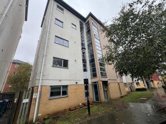 3-bed flat on Curness Street, LONDON, £260,000