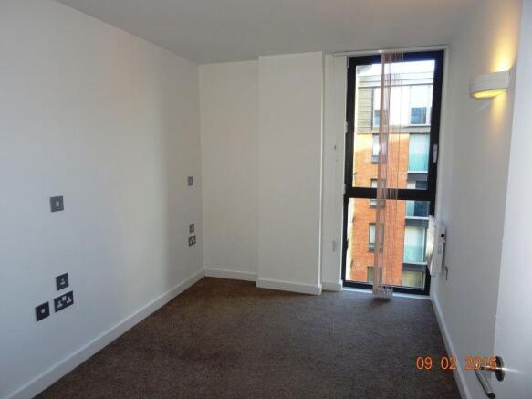 2 bed Apartment to rent Image 4