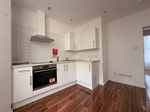 Studio to rent Image 7
