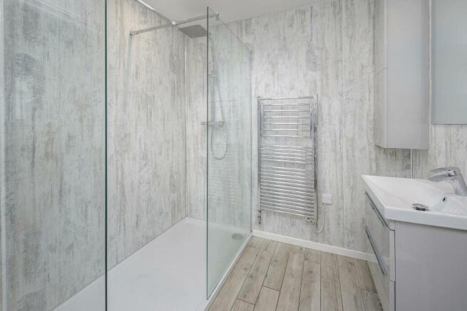 Bedroom One Ensuite-3-PRINT.jpg