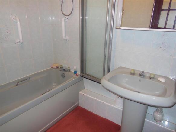 Bathroom.JPG