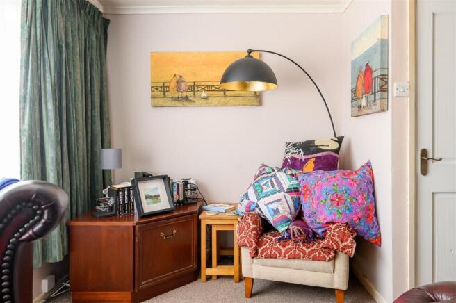 5 bed Semi-Detached for sale Image 6