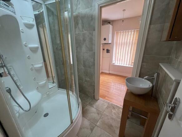 2 bed End of Terrace to rent Image 10