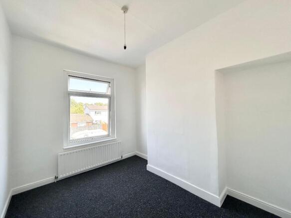 3 bed Semi-Detached to rent Image 9