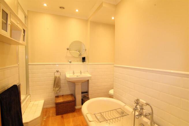Bathroom.JPG