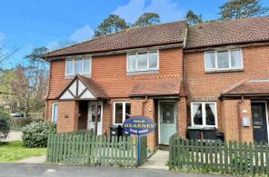 27, Victoria Gardens, Ringwood BH24 1FD