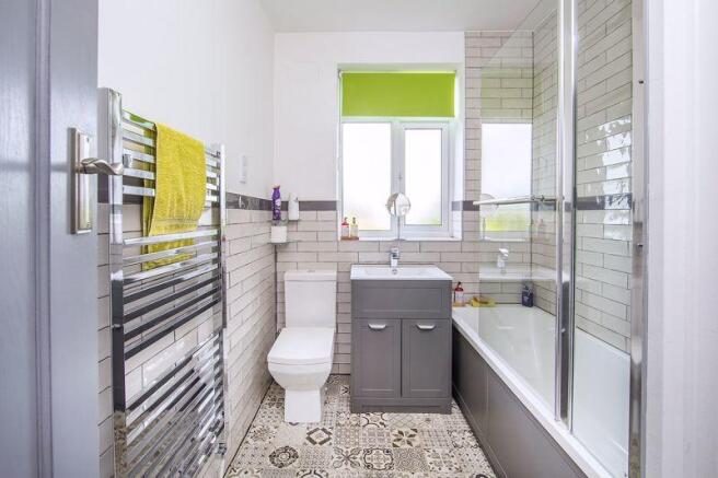 En-suite Bath/...