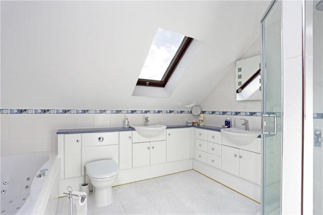 Master Bedroom En Suite