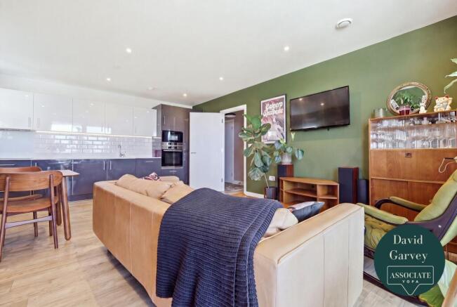 Lounge/Kitchen