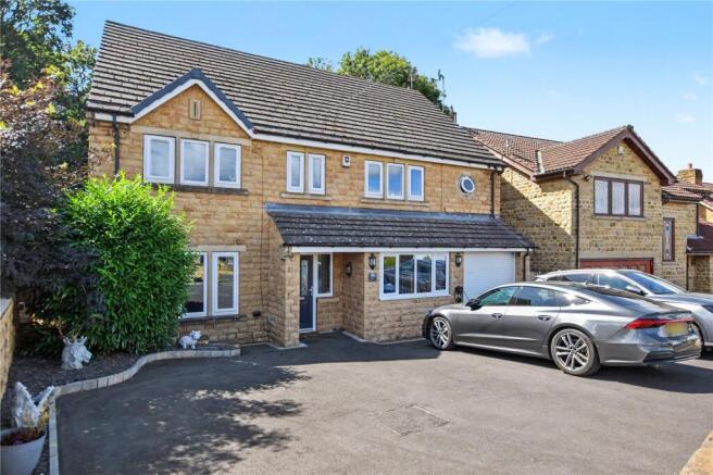 5 bed Detached for sale in leeds