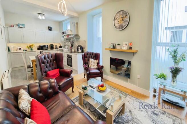 2 bed Apartment for sale Image 5