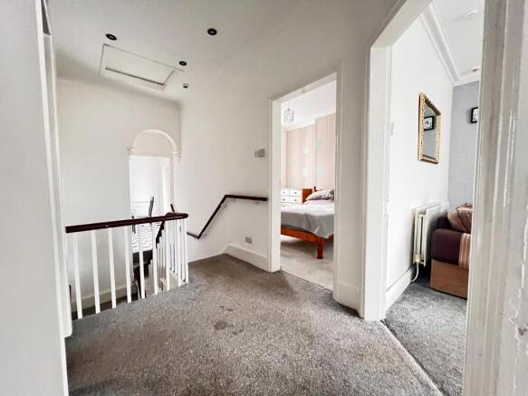 3 bed Terraced for sale Image 9