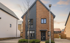 5, Dunlop Row, Crowthorne RG45 6UA