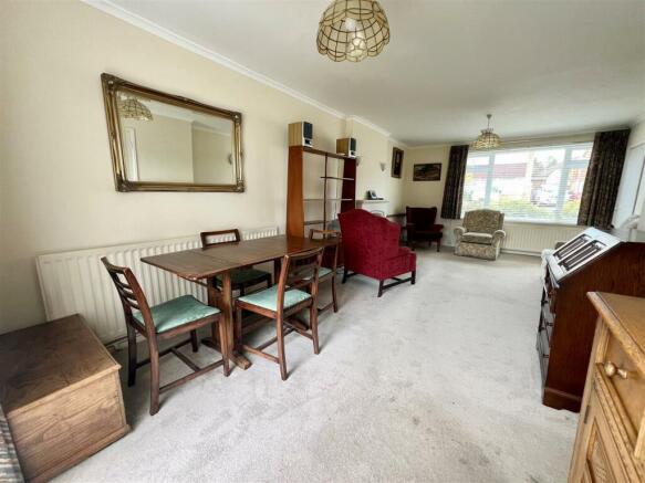 Dining Area.jpg