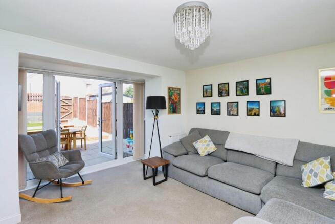 3 bed Town House for sale Image 5
