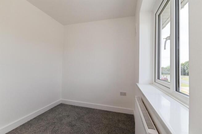 3 bed Semi-Detached for sale Image 9